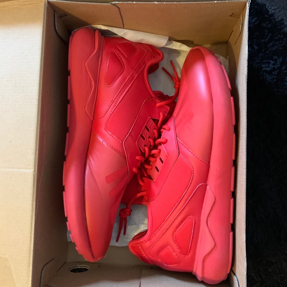 Adidas tubular runner